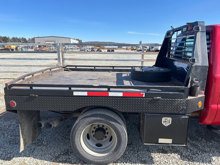 2011-ford-f550-image-19