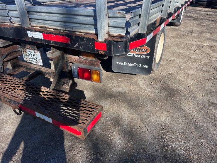 2013-isuzu-npr-image-25