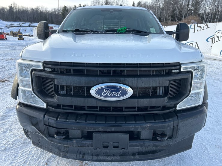 2021-ford-f550-image-8