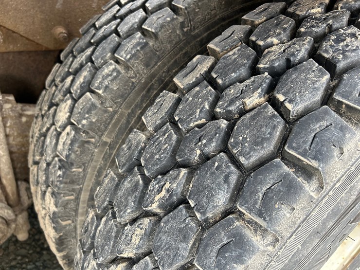 1999-mack-dm688s-image-92