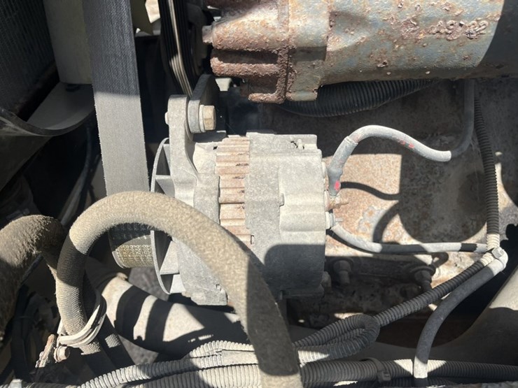 #1556-•-1999-mack-e7-460-day-cab-truck-tractor-image-31