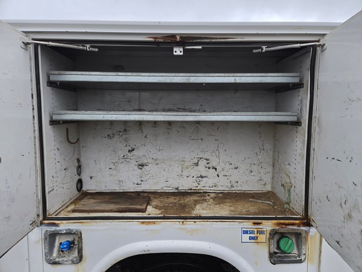 2011-ford-f550-image-30