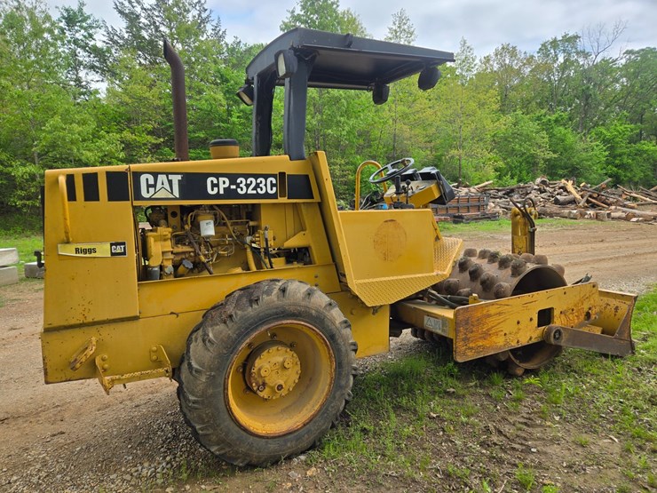 caterpillar-cp-323c-image-12