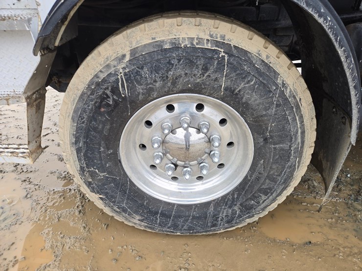 massey-ferguson-8-image-137