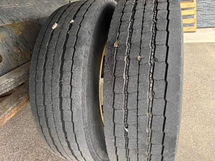 2019-isuzu-nrr-image-52