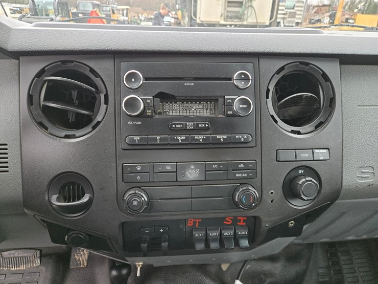 2011-ford-f550-image-64