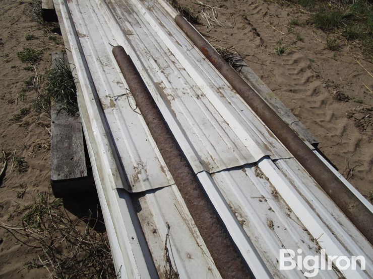 white-sheet-metal-siding-panels-image-14