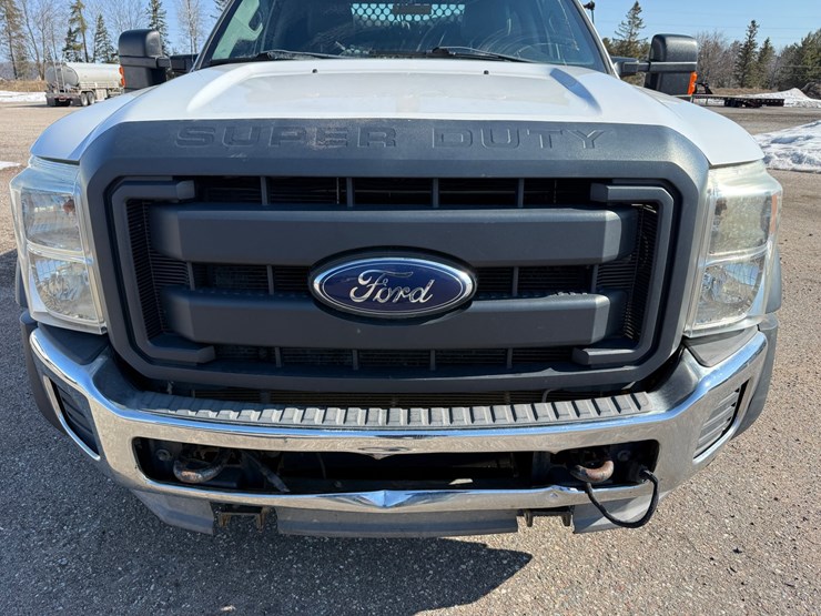 2014-ford-f550-xl-image-10