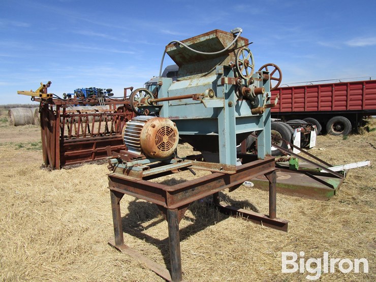davis-roller-mill-and-motor-on-stand-image-1