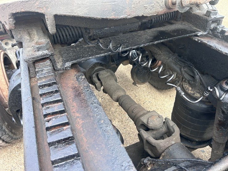 1999-peterbilt-379-image-34