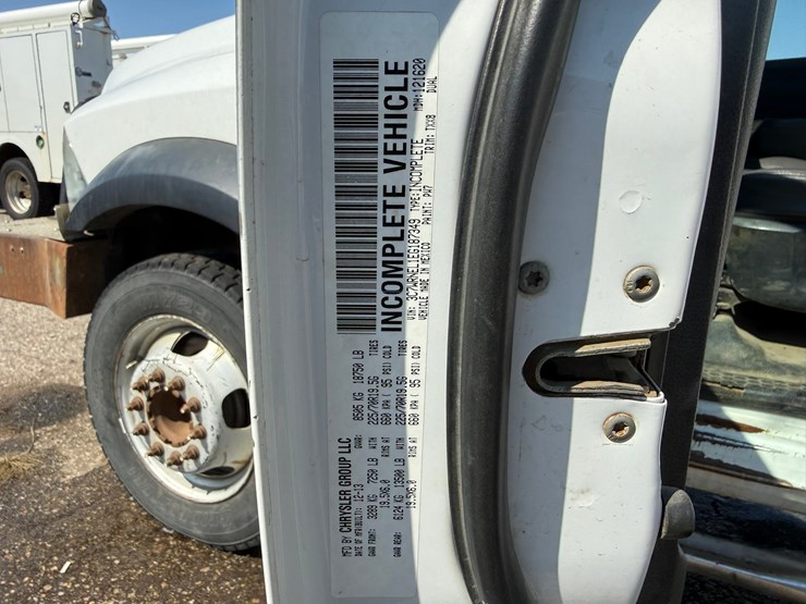 #1063-•-2014-ram-5500-heavy-duty-service-truck-image-42