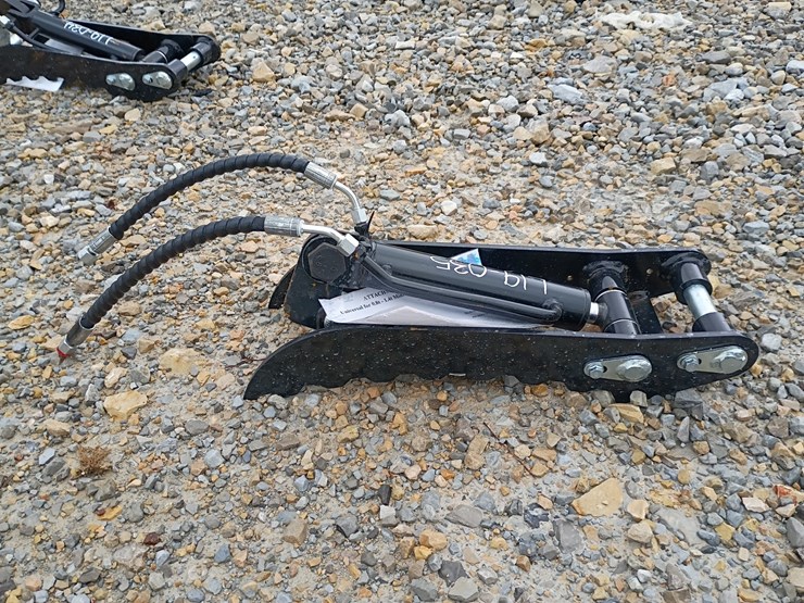 #l19-035-•-tpm-hydraulic-thumb-mini-excavator-attachment-image-4