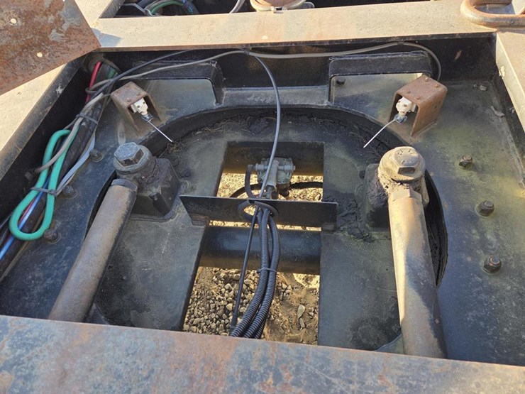 2006-massey-ferguson-8-image-24