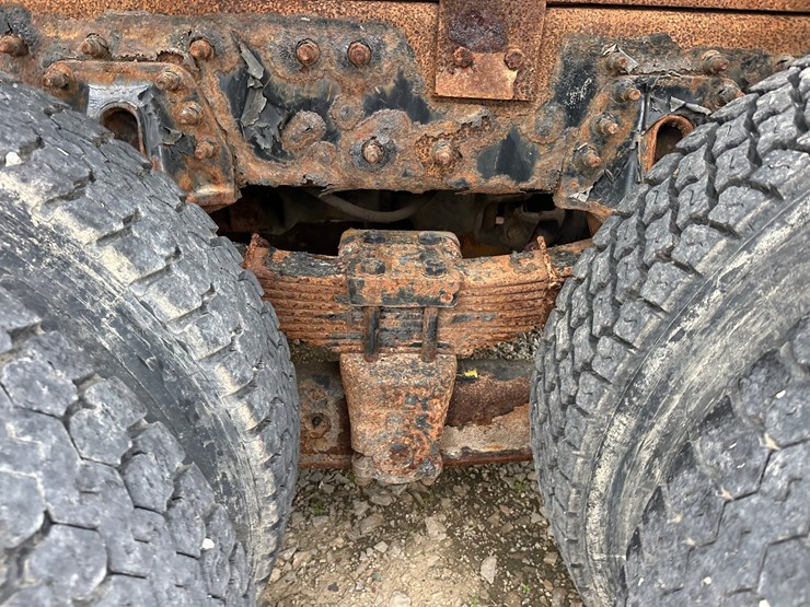 2007-international-7600-image-34