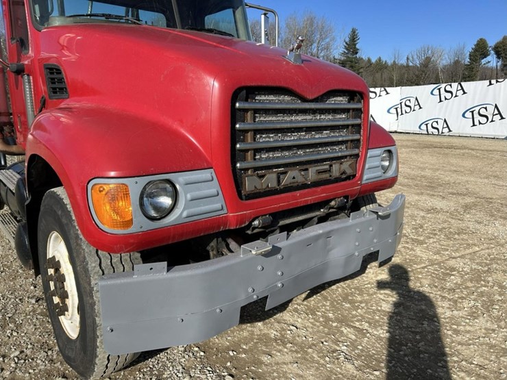 2003-massey-ferguson-8-image-9