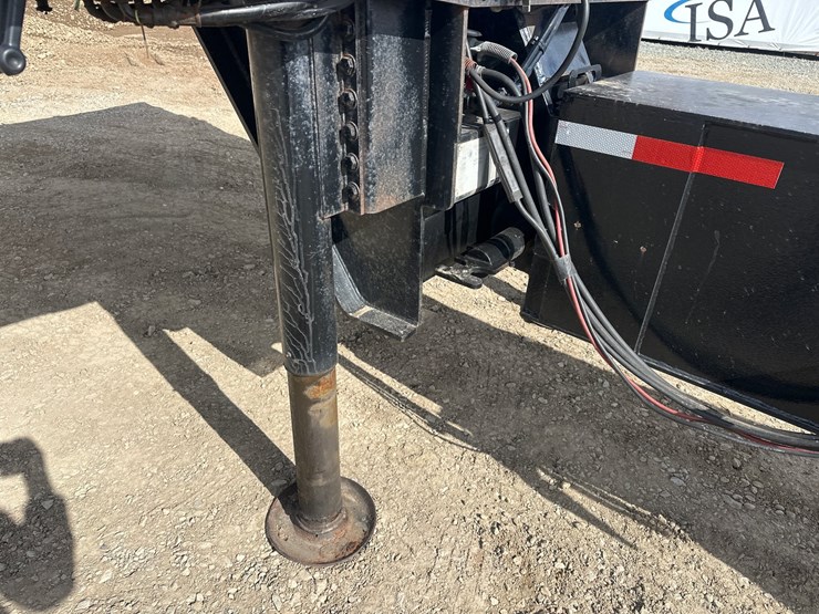 2010-massey-ferguson-8-image-20