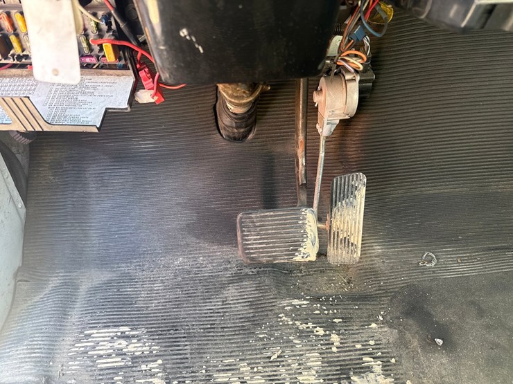 2000-international-4700-image-35