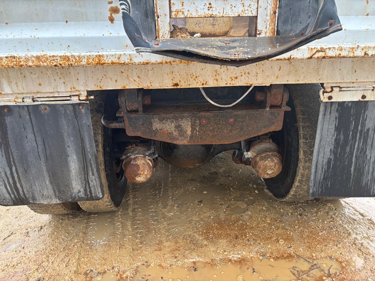 1997-ford-lt8000-image-56