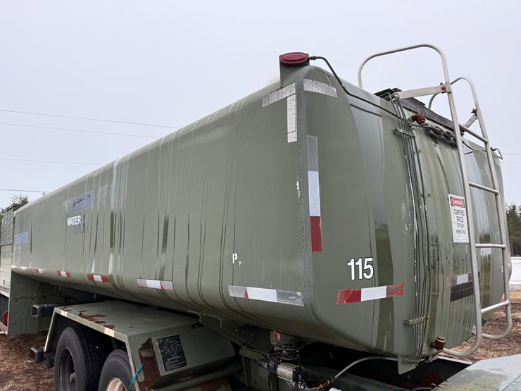 1984-mack-dm492s-image-34