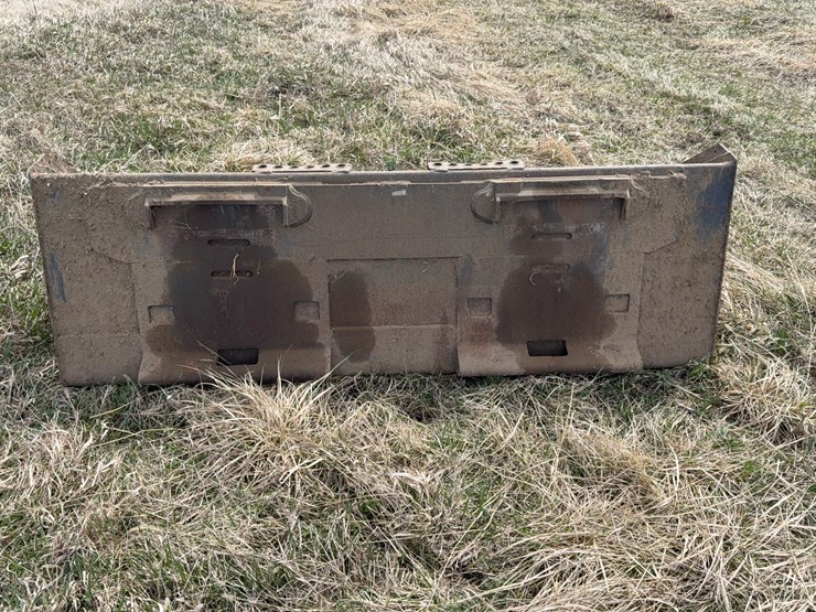 skid-steer-bucket-image-2