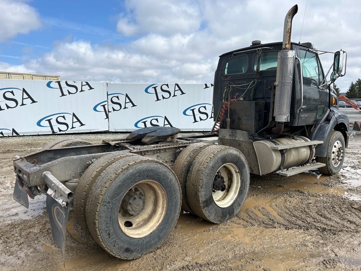 2005-massey-ferguson-8-image-5