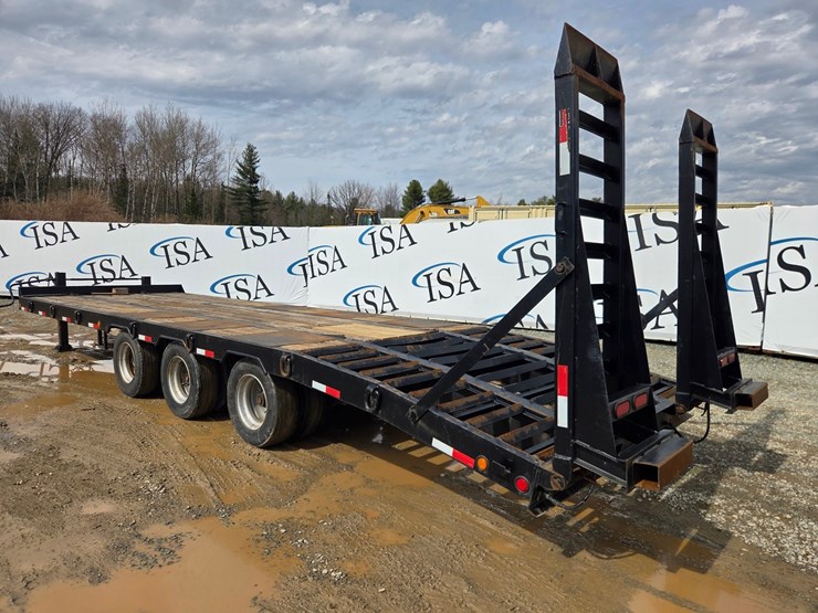 2013-massey-ferguson-8-image-3