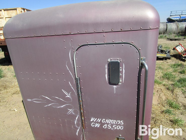 peterbilt-sleeper-image-8