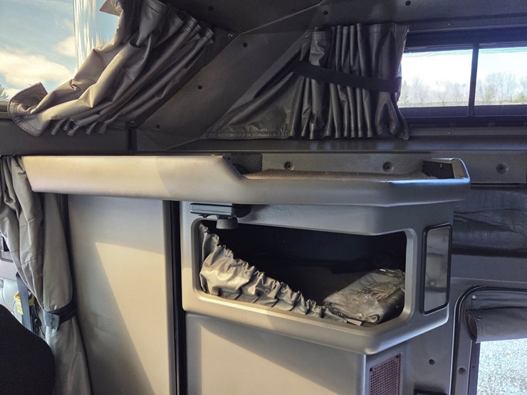 2006-kenworth-w900-image-57