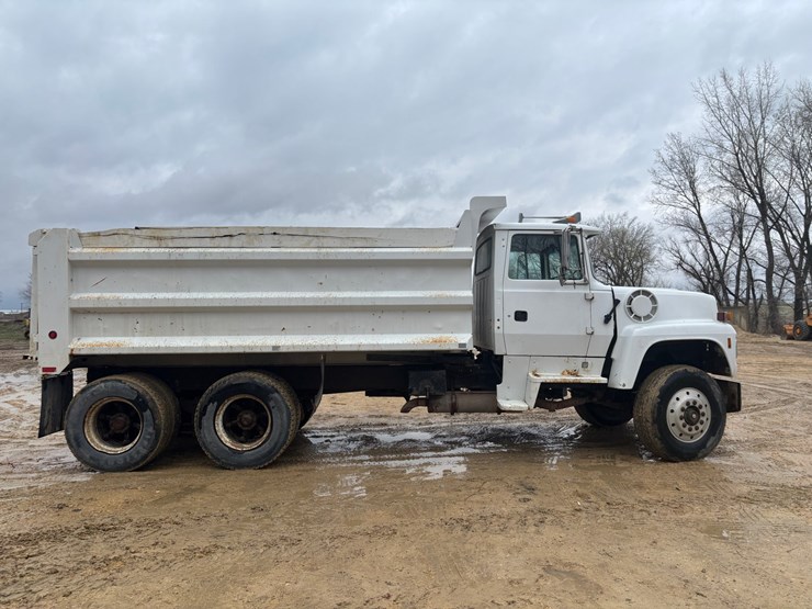 1997-ford-lt8000-image-4