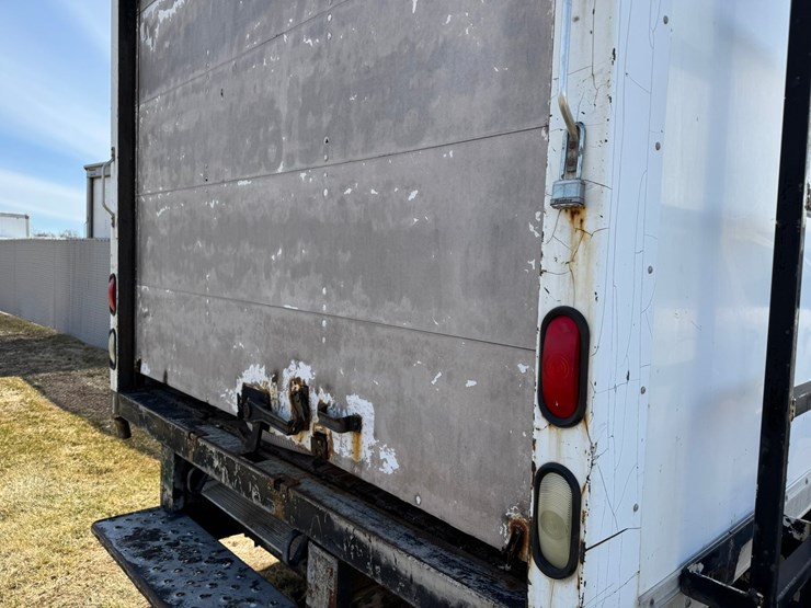 2010-ford-e350-image-20