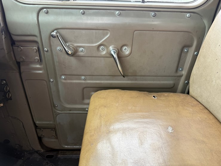 1984-mack-dm492s-image-47