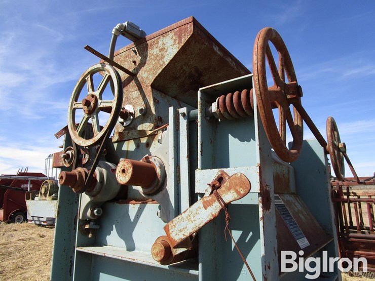 davis-roller-mill-and-motor-on-stand-image-9