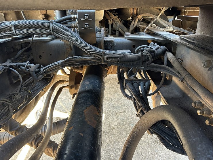 2020-kenworth-t880-image-36