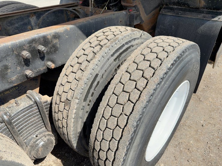 1998-mack-rd690s-image-17