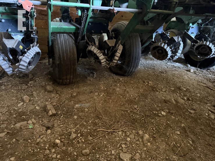 1993-john-deere-7200-image-11