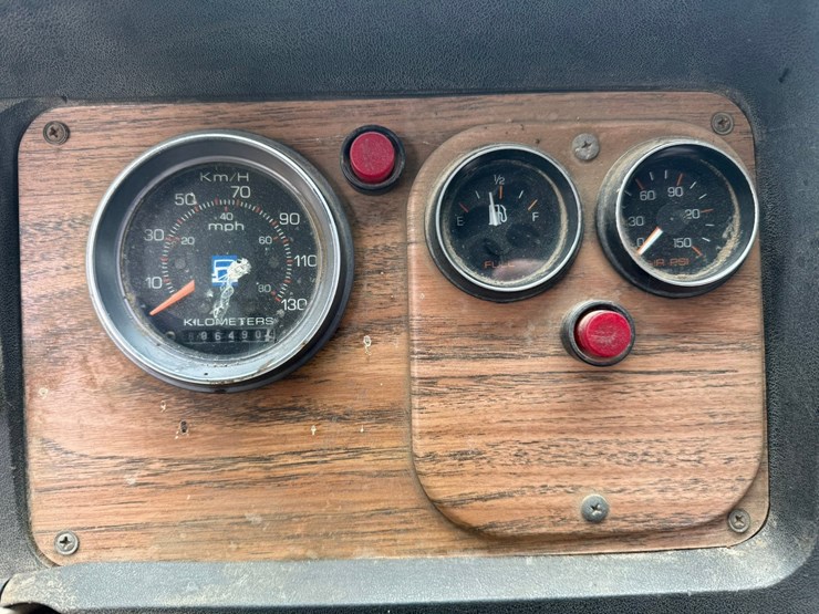 #1117-•-volvo-whitegmc-day-cab-truck-tractor-image-71