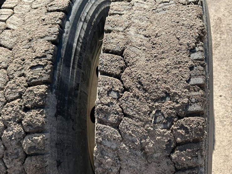 #1114-•-2005-western-star-tri-axle-heavy-haul-truck-tractor-image-86