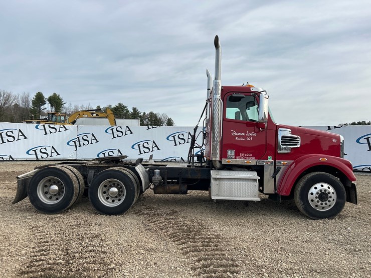 2018-freightliner-122sd-image-6