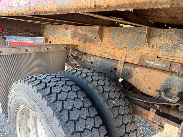 2014-ford-f550-xl-image-44