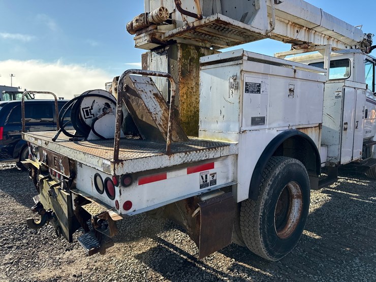 1998-freightliner-fl70-image-51