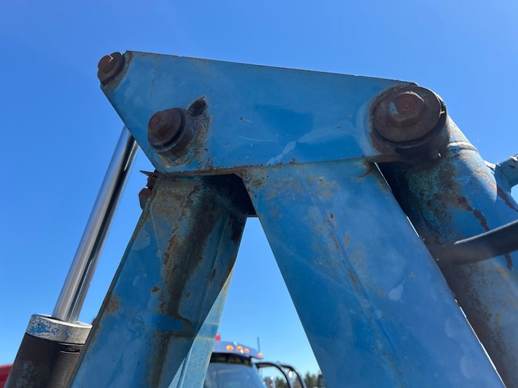 ditch-witch-r65-image-11