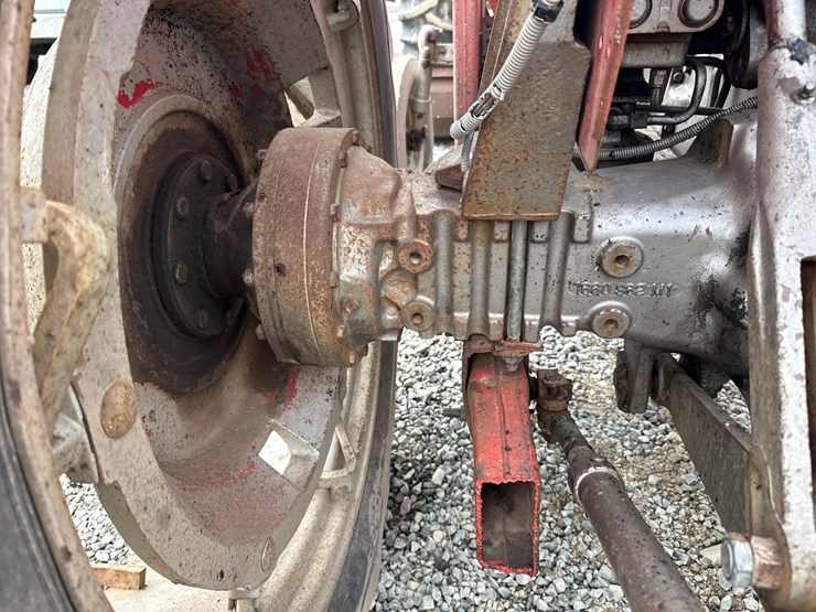 massey-ferguson-265-image-44
