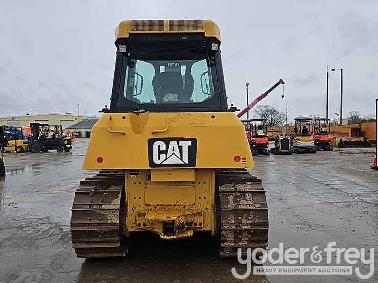 2014-caterpillar-d6k2-xl-image-24