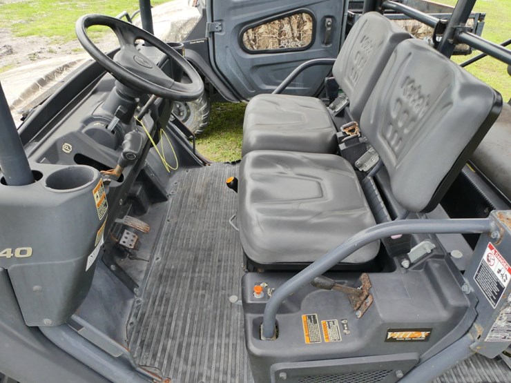 2009-kubota-rtvx1140-image-10