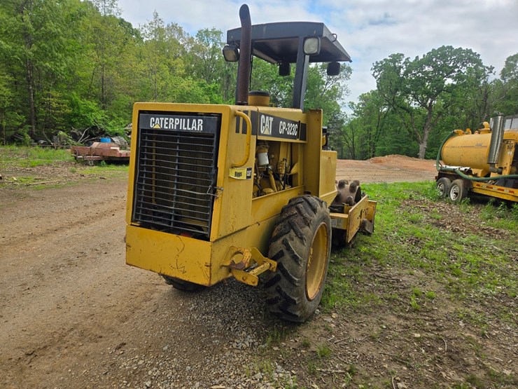 caterpillar-cp-323c-image-10