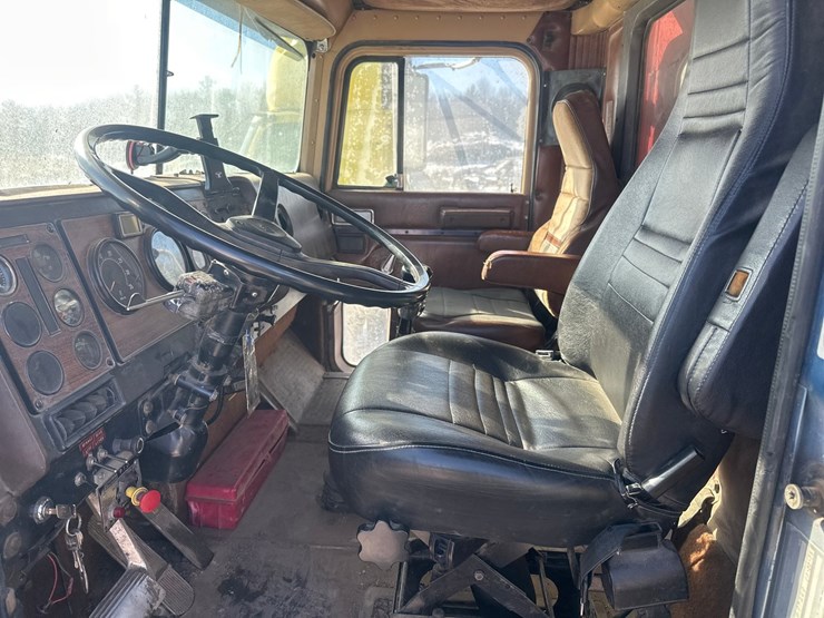 1986-international-f9370-image-23