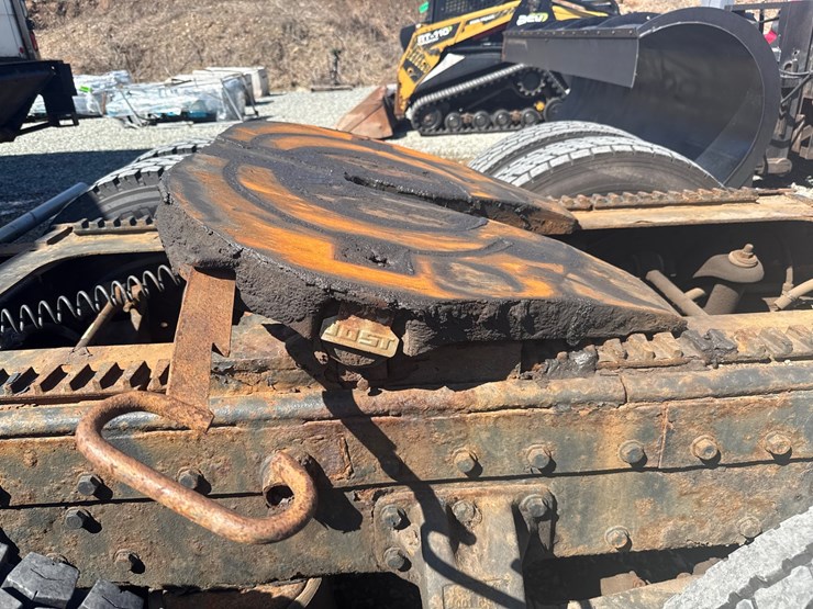 1994-peterbilt-359-image-32