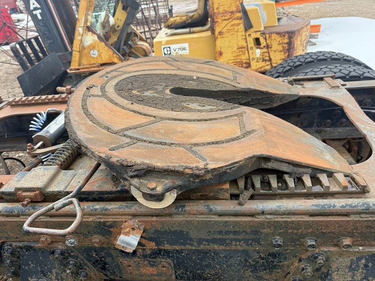 #1117-•-volvo-whitegmc-day-cab-truck-tractor-image-49