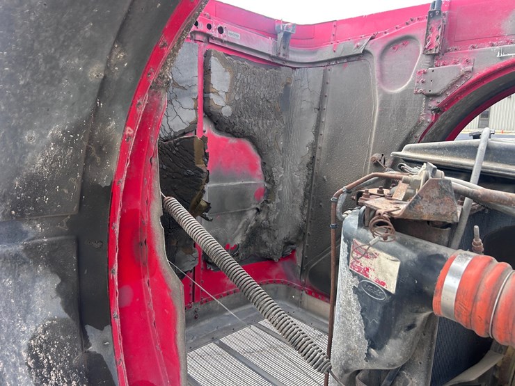 1998-peterbilt-379-image-68