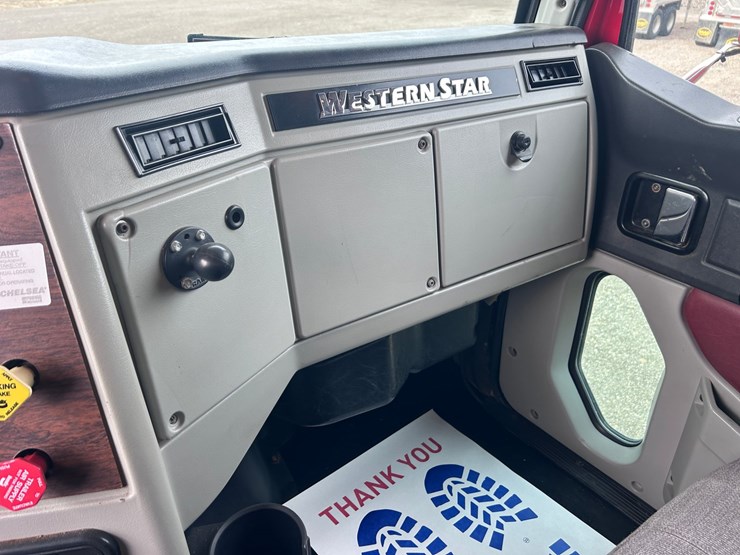 #1009-•-2012-western-star-conventional-4-sleeper-cab-truck-tractor-image-51